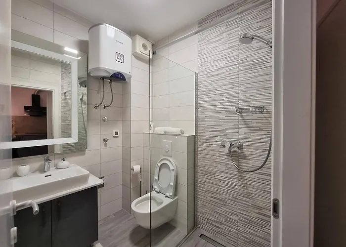 Апартаменты With Parking Space - 19208 *